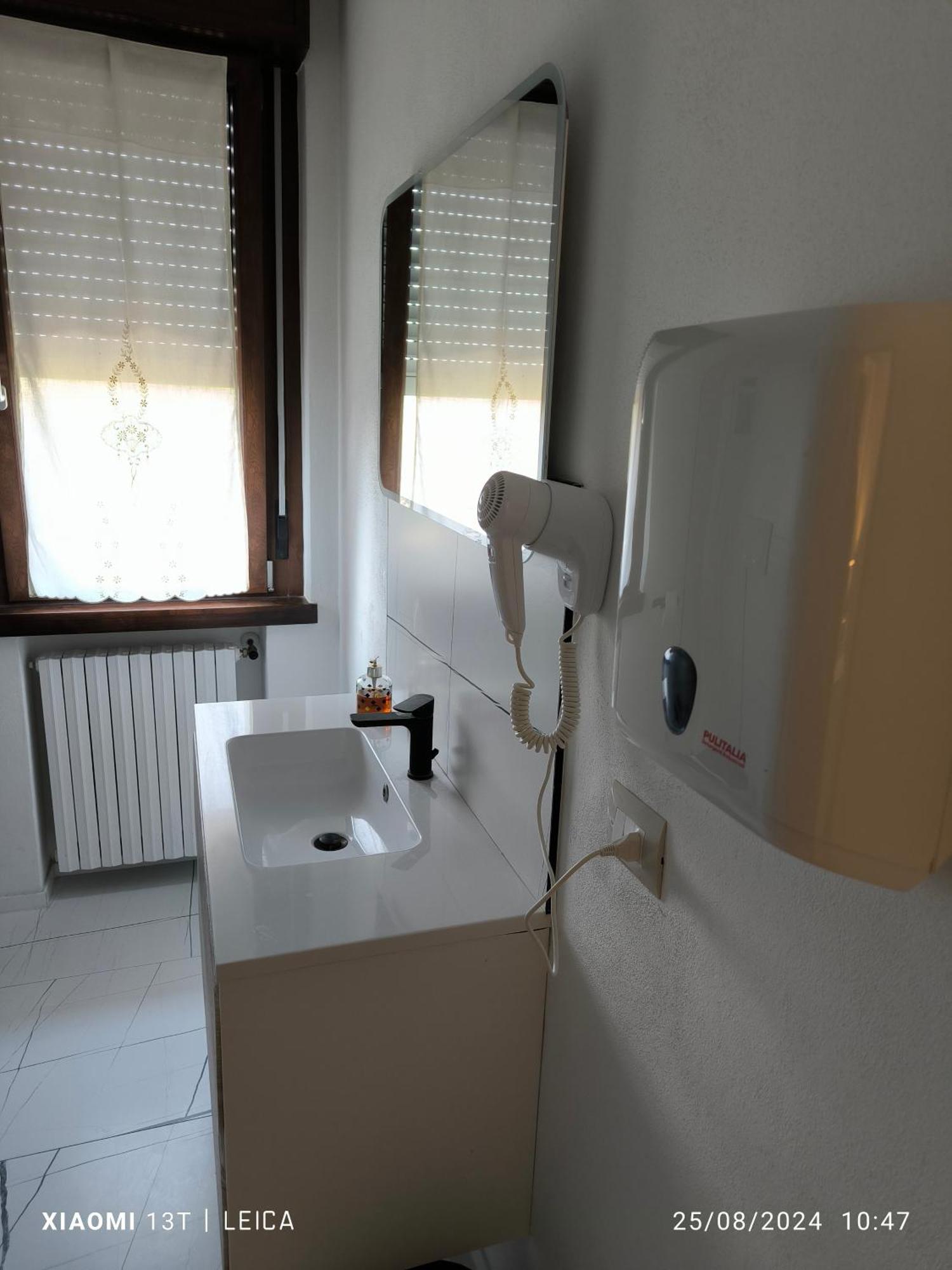 Le Piante Di Casa Samar Panzió Castelguelfo Kültér fotó