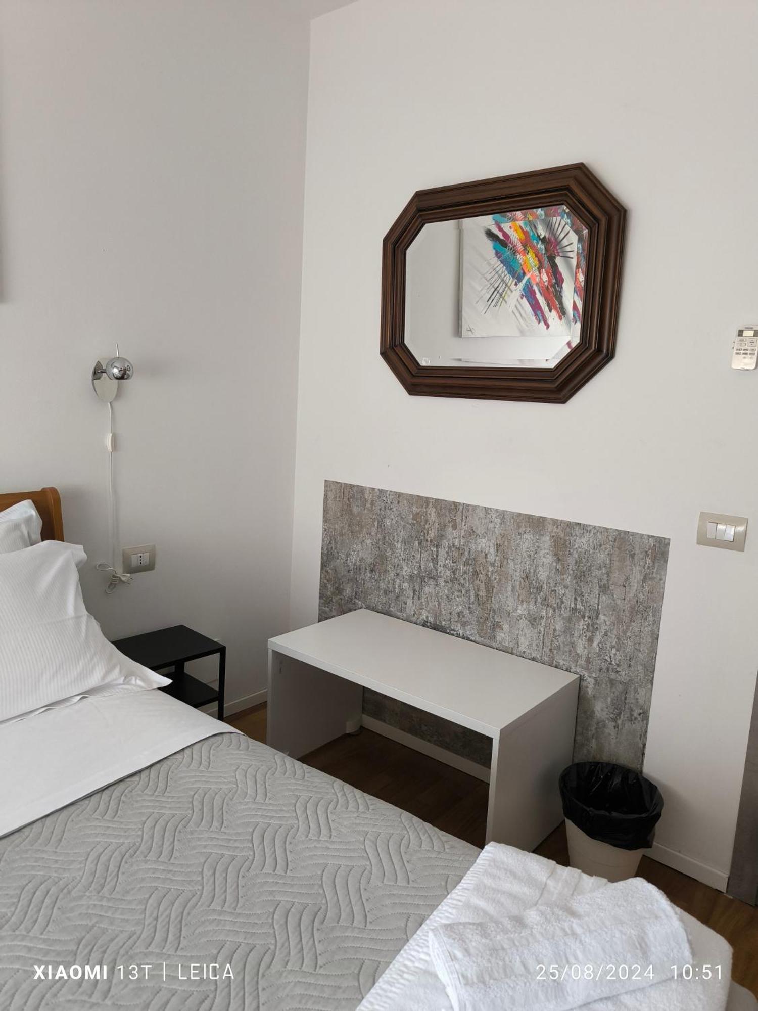 Le Piante Di Casa Samar Panzió Castelguelfo Kültér fotó
