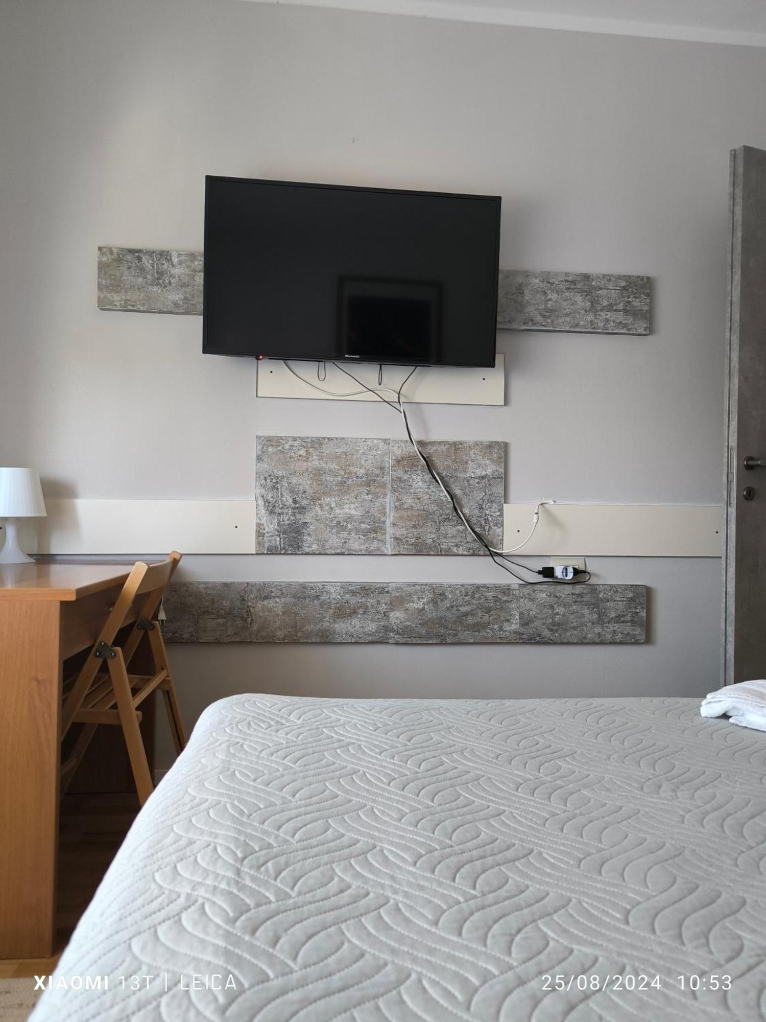 Le Piante Di Casa Samar Panzió Castelguelfo Kültér fotó